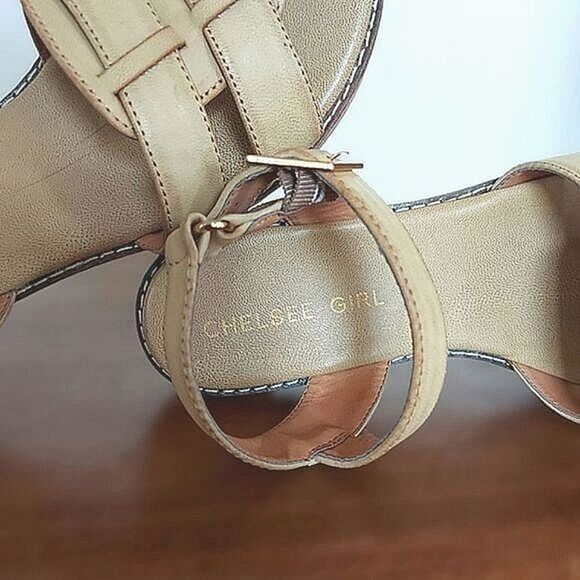 Chelsee Girl Diane oatmeal faux leather sandals 6.5 - Picture 9 of 15